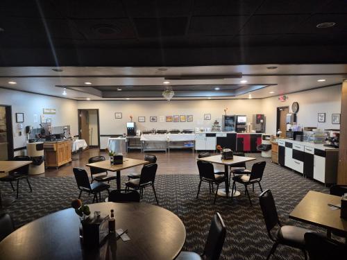 The Inn and Suites at 34 Fifty - image 9