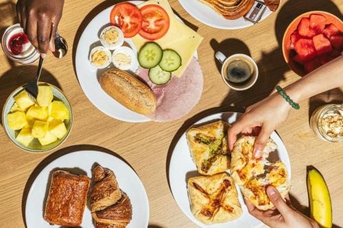 Point A Hotel Edinburgh Haymarket - image 14