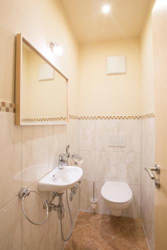Golden GaPa Central Family Apartment 8 - image 14