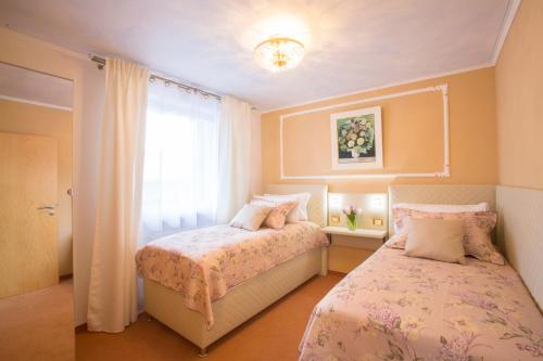 Golden GaPa Central Family Apartment 8 - image 8