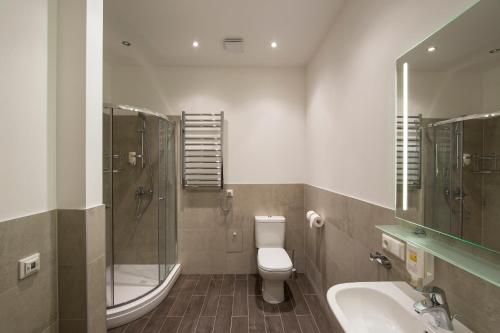 One-Bedroom Apartment image 10