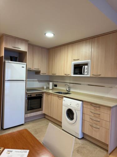 virtuve, Apartamentos Turisticos Can Rocamora in Aren