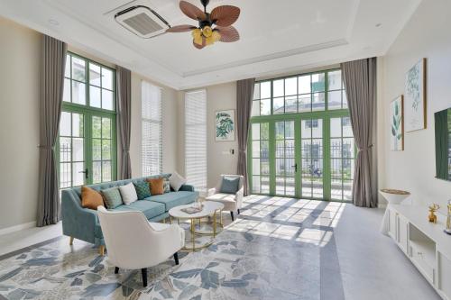 room detail thumbnail 0