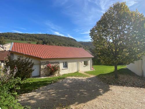 Au Moryllon gîte à louer Montagnieu