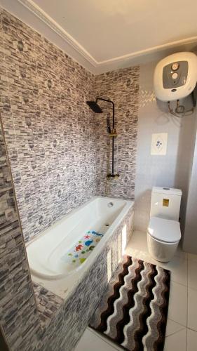 Executive Suite image 10