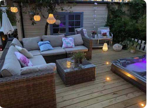 Cozy house with amazing year-around outdoor silver hot tub in Saltsjöbaden