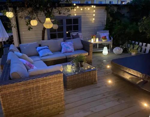 Cozy house with amazing year-around outdoor silver hot tub in Saltsjöbaden