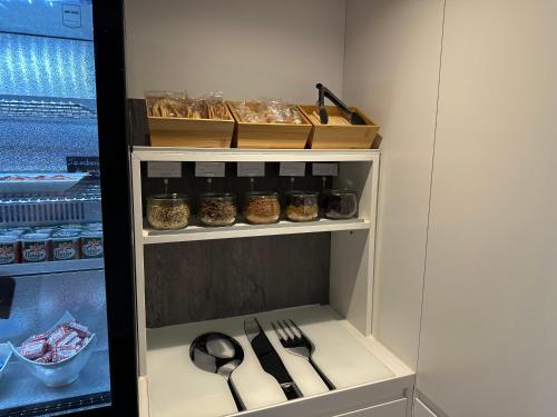 Brit Hotel Porte d'Espagne - image 8