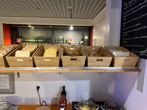 Brit Hotel Porte d'Espagne - image 2