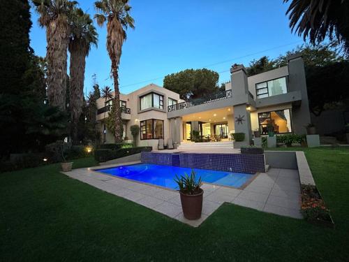 112 on Kloof Villa
