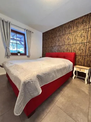 Ferienwohnung mit Garten und Wallbox in der Oberlausitz in Ebersbach-Neugersdorf, Deutschland
