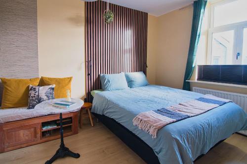 1 queen bed