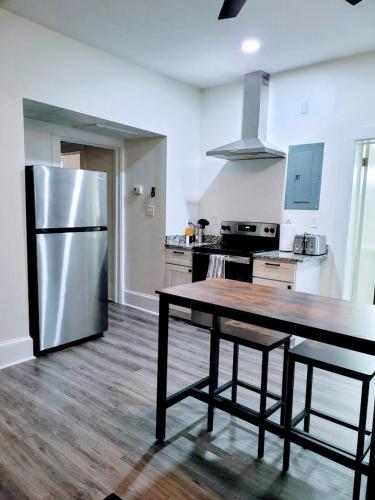 Walk To Duke Campus! 1 Bedroom In Trinity Park!