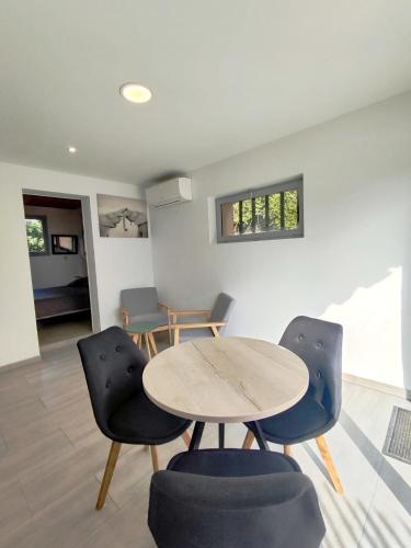 studio avec terrasse et parking privatif - Location saisonnière - Courthézon