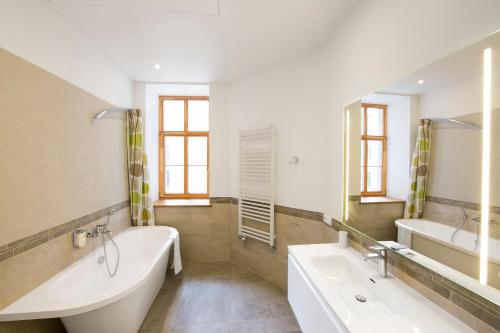 Two-Bedroom Apartment with Balcony image 10