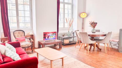 Historical center in apartment XVIII th century 3