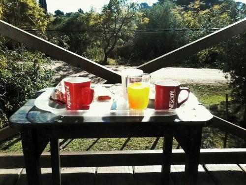 Cálida y amplia casa a pasos del bosque, la laguna y el río