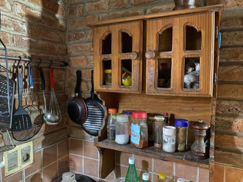 Cálida y amplia casa a pasos del bosque, la laguna y el río