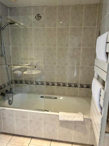 Fasiliteter, Hotel Le Challonge in Dinan