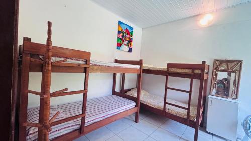 Casa Amarela na praia para 13 pessoas Casa Amarela na praia para 13 pessoas