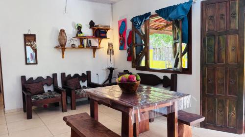 Casa Amarela na praia para 13 pessoas Casa Amarela na praia para 13 pessoas