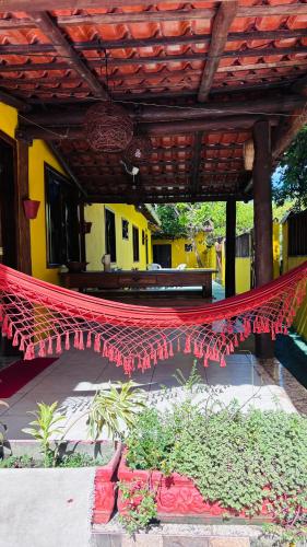 Casa Amarela na praia para 13 pessoas Casa Amarela na praia para 13 pessoas