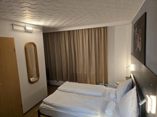 Niehler Hotel, Cologne (photo 11)