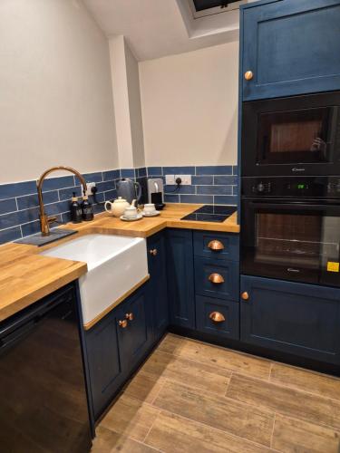 virtuve, Charming 1 bed Peak District Barn Conversion in Wardlow