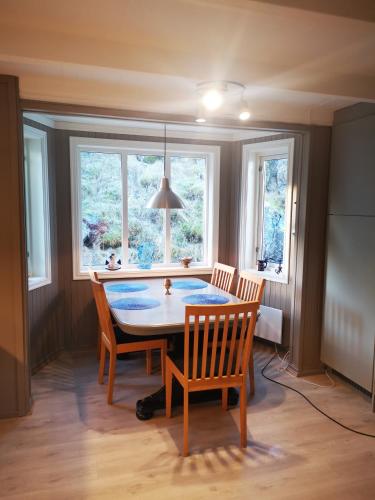 Sea-view house in Sund - image 6
