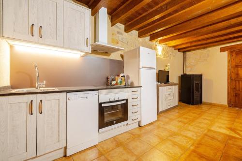 Konyha, Casa rural Lo Niu in Caseres