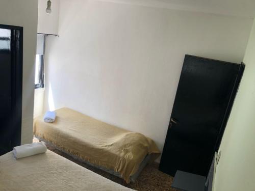 1 double bed, 1 twin bed