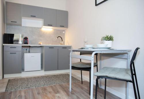 Barbara’s Modern Apartment - image 8