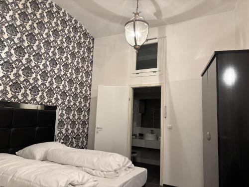 Carlton Suites - image 6