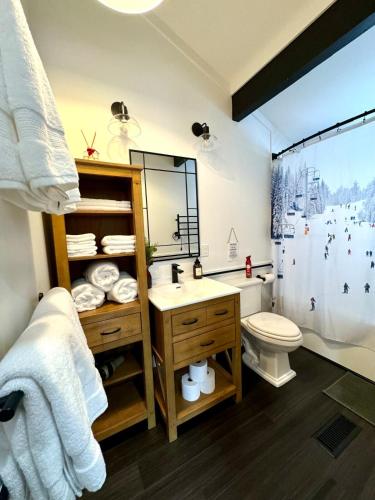 The Mont Haus - Minutes to Mt Snow & Stratton! The Mont Haus - Minutes to Mt Snow & Stratton!