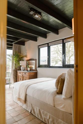 CRASH'NSTAY - Wachtpost 20 in 'S Gravenmoer