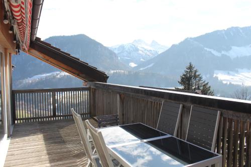 陽台/露台, Chalet moderne avec panorama unique en Gruyère (Chalet moderne avec panorama unique en Gruyere) in 克雷敘