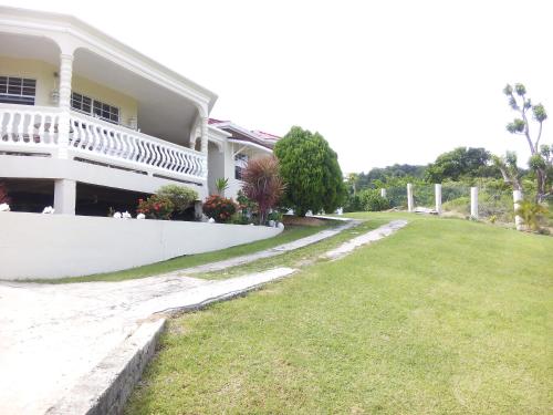 ระเบียง/ชานเรือน, Miss J's Vacation Rental in วิยู ฟอร์