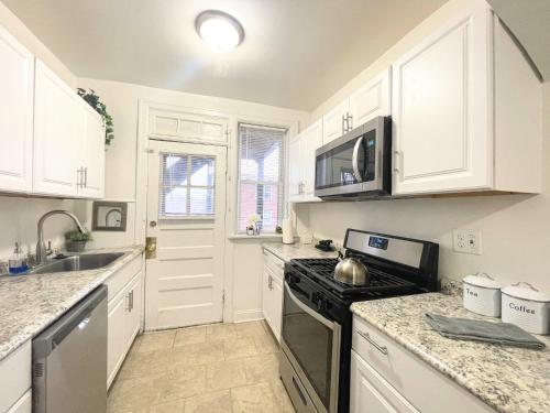 49.1E Garden style studio @ Forest Park & City! in Benton, USA