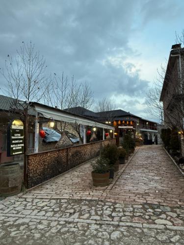 648362783 Hotel Ambassador Voskopojë