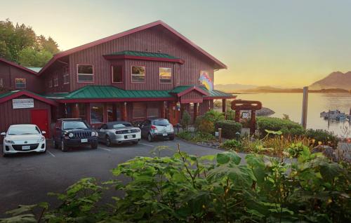 HI托菲諾岬上捕鯨人旅館 (WHALERS ON THE POINT GUESTHOUSE HI-TOFINO.) in 吐芬奴