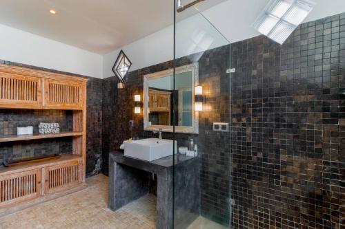 Villa Rama Sita - 100m from Eat Street 3BR - image 5