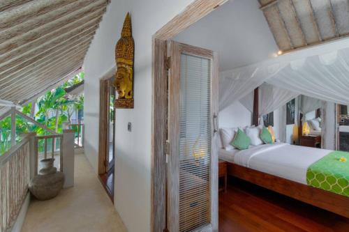 Three-Bedroom Villa image 10