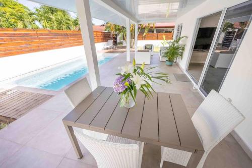 Villa Tiaiti - House Beach Access Sea with Pool in Paea