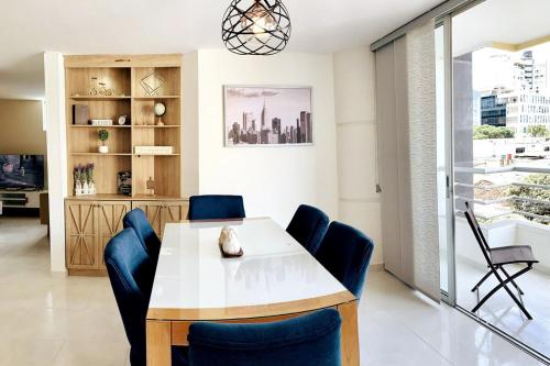 Modern & Spacious 3BRD Apt - Perfect Location!