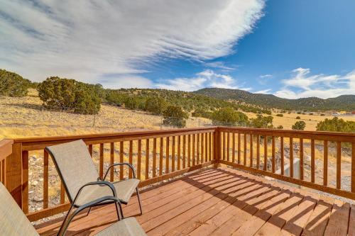 . 3 Mi to Trails: Secluded Eagar Cabin w/ Mtn Views!