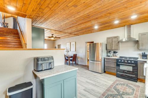 3 Mi to Trails Secluded Eagar Cabin with Mtn Views! in Eagar 
