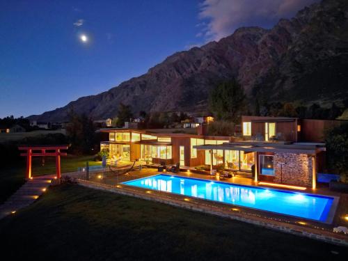 Villa with Garden View