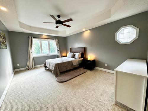3500 SqFt - Modern and Comfort - 4 BDRM Getaway - Relax - Unwind - Explore - Near Airport & Toronto Downtown, Brampton (foto 2)