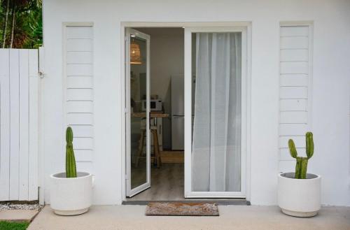 Villa One 4 min stroll to beach in Playa Kewarra
