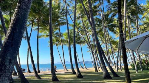 Villa One 4 min stroll to beach in Playa Kewarra